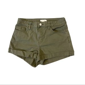 H & M olive green mid rise shorts